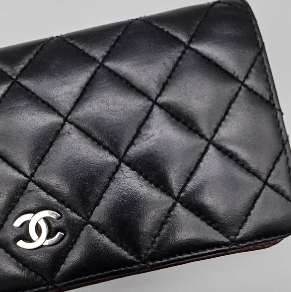 🖤CHANEL Quilted Leather Wallet/Clutch 🖤 - Picture 8 of 16